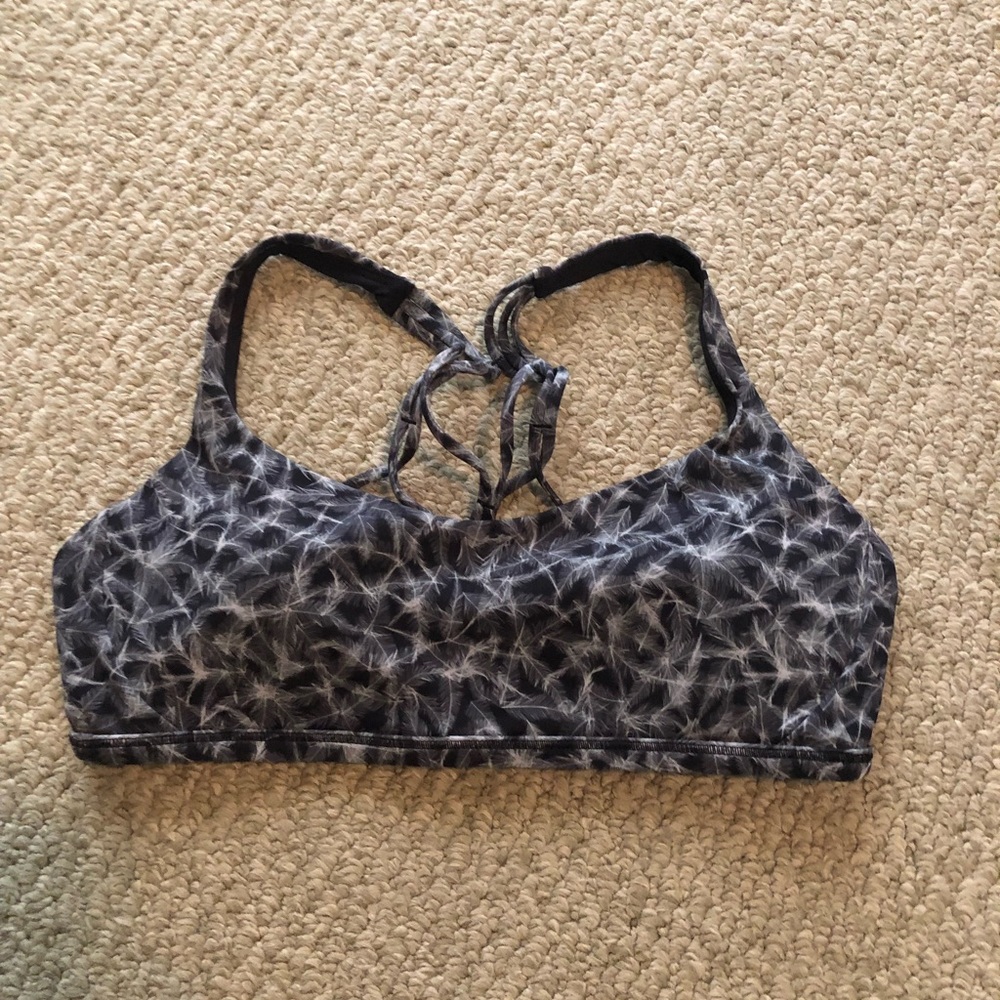 Lululemon sports bra